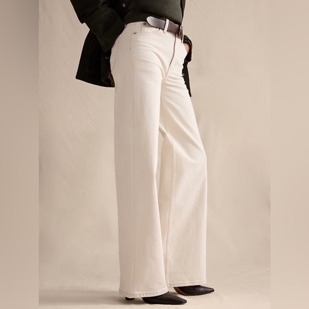 Banana Republic Wide leg Ecru jeans 29